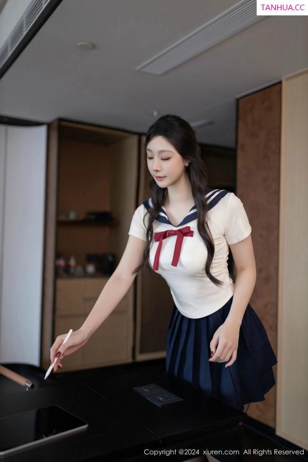 逗逗DouDou  [XiuRen]高清写真图 2024.11.29 No.9530 小逗逗 黑丝美腿第37张图片